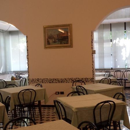 Hotel Villa Podgora Rimini Dış mekan fotoğraf