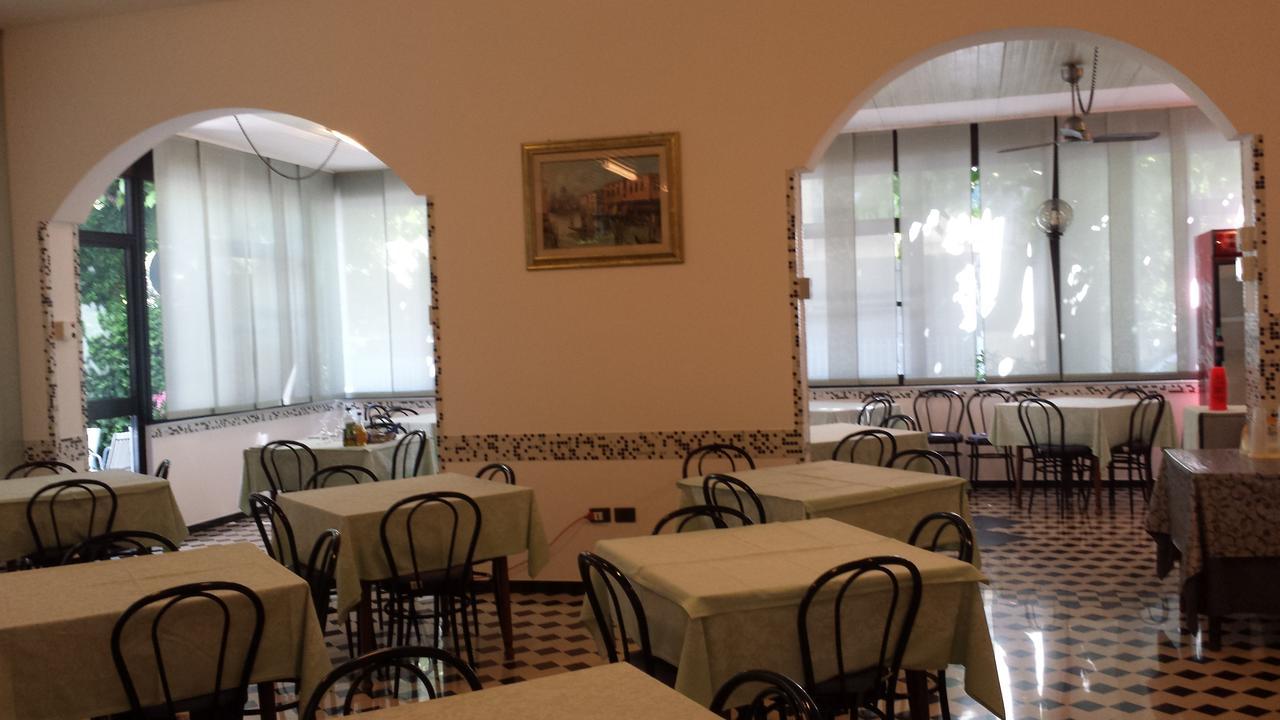 Hotel Villa Podgora Rimini Dış mekan fotoğraf