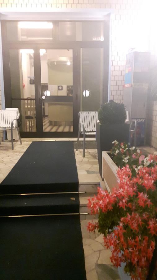 Hotel Villa Podgora Rimini Dış mekan fotoğraf